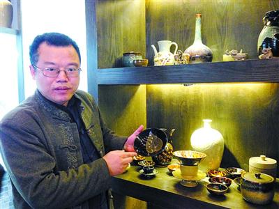 张丹峰洪欣为18岁儿子庆生:你是爸爸妈妈的骄傲【星空app官方网页】(图1) 星空官方网站